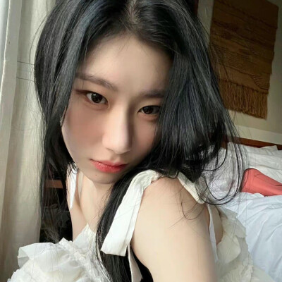 彩领˘ᗜ˘