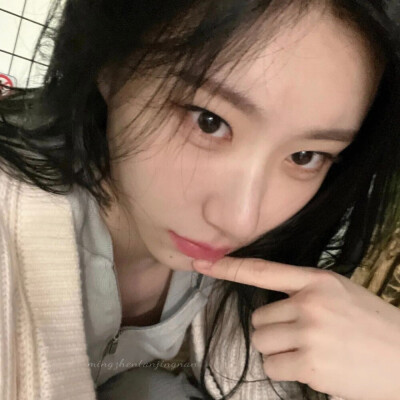 彩领˘ᗜ˘