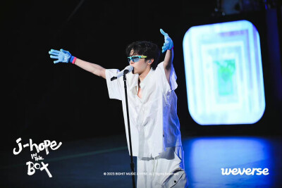 230124
weverse更新号锡相关
[j-hope IN THE BOX] Official Photo 1 