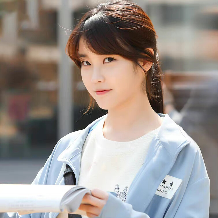 IU | 最佳李纯信
cr:__南宫_