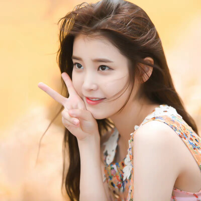 IU | 最佳李纯信
cr:__南宫_