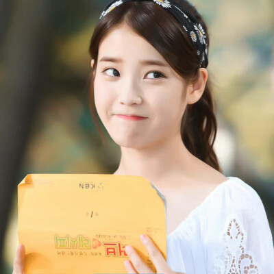 IU | 最佳李纯信
cr:__南宫_