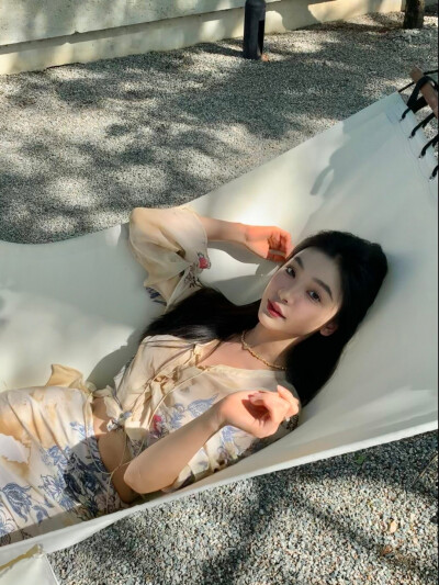 易梦玲