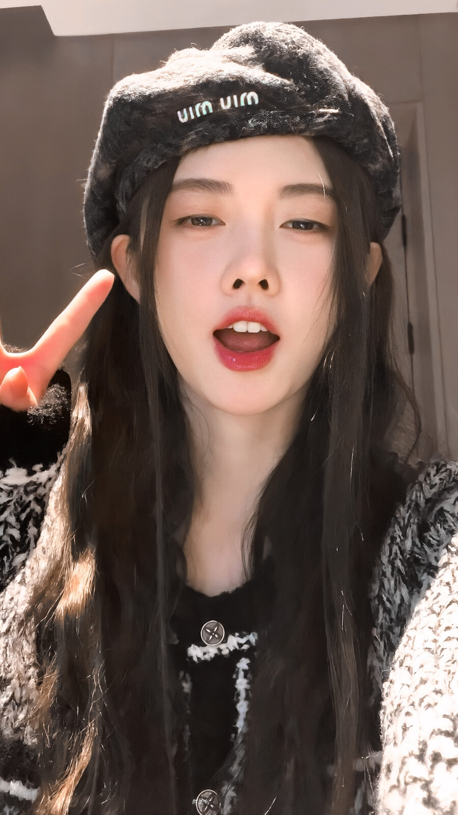 鞠婧祎
图源微博©鲤栗旬