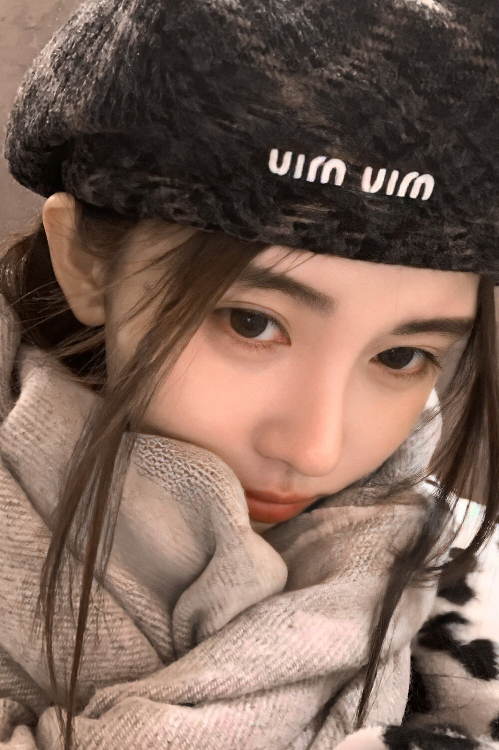 鞠婧祎
图源微博©鲤栗旬