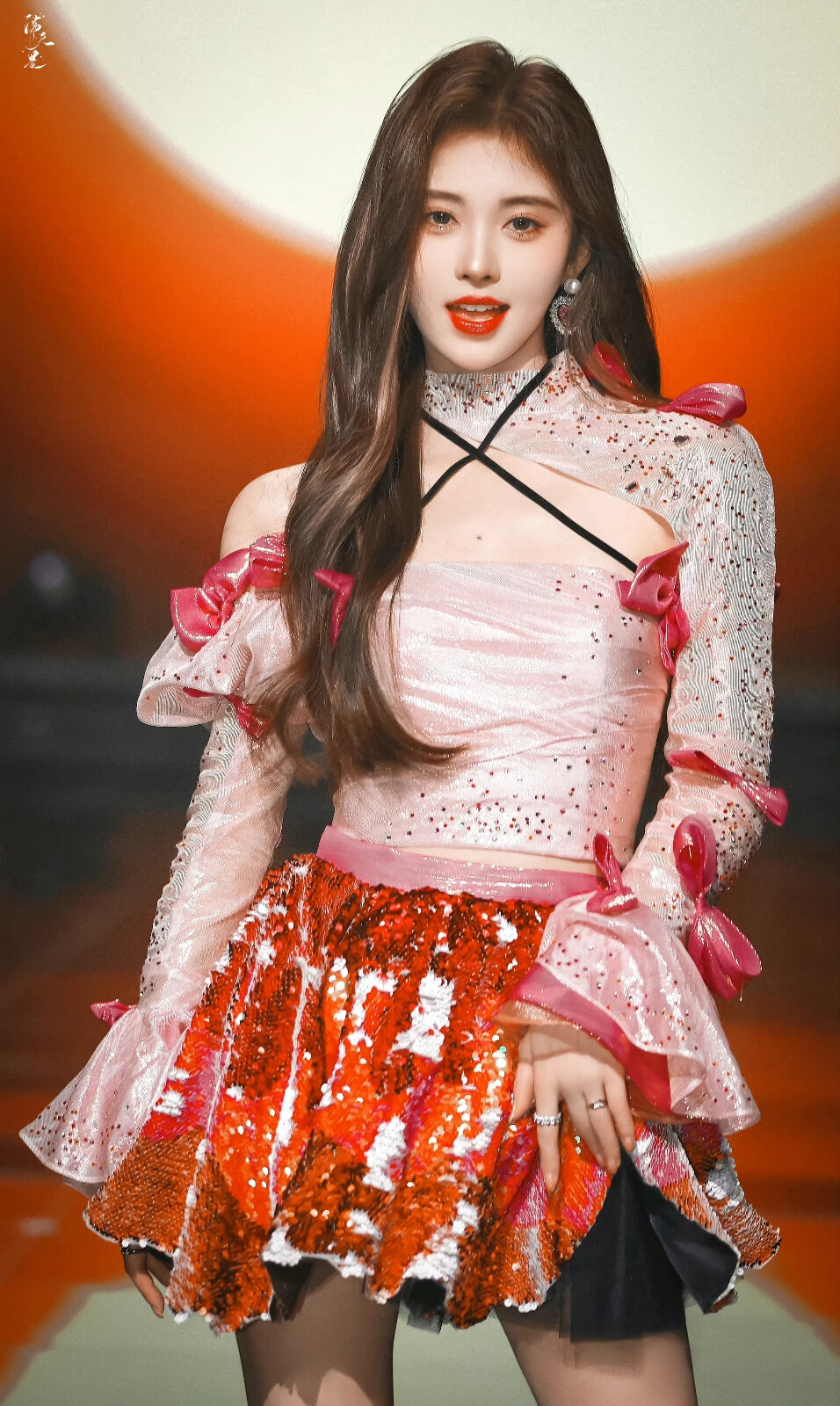 鞠婧祎
图源微博©-聚是满天星-