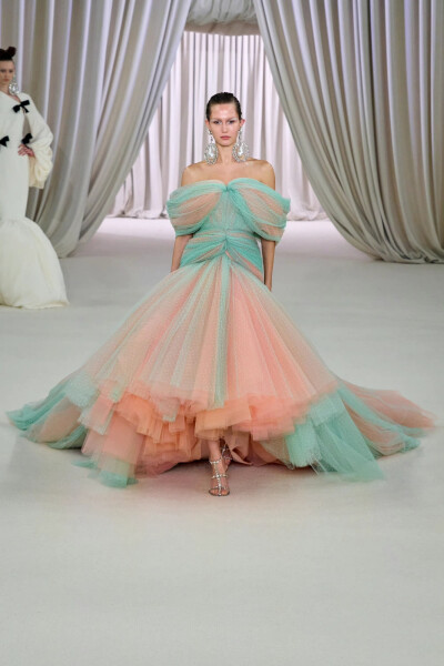 Giambattista Valli 2023 S/S Haute Couture