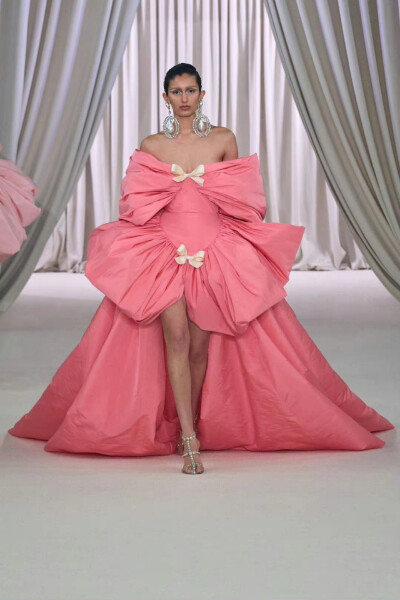 Giambattista Valli 2023 S/S Haute Couture