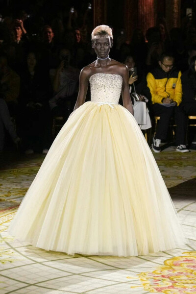 Viktor & Rolf 2023 S/S Haute Couture