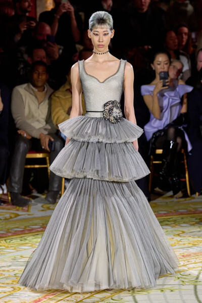 Viktor & Rolf 2023 S/S Haute Couture