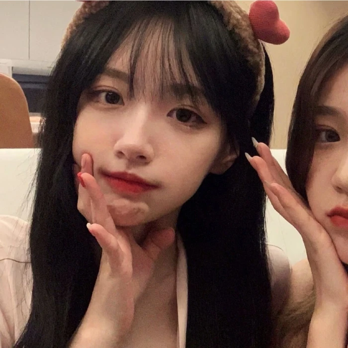 闺蜜真人头像。