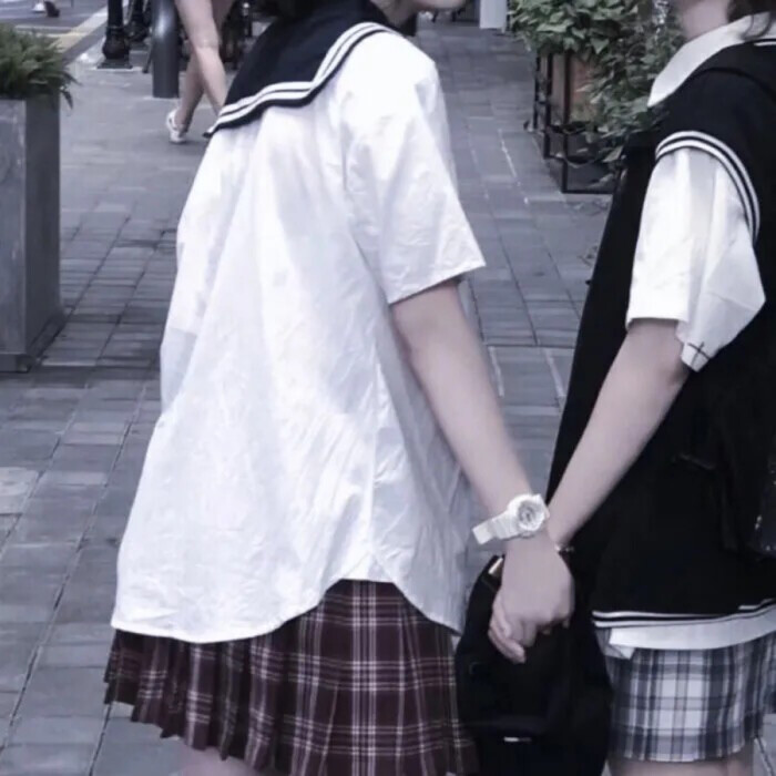 闺蜜真人头像。