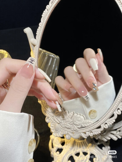 美甲
＃侵权删