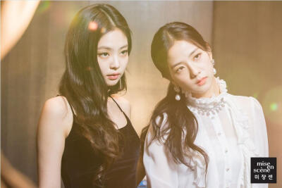 JISOO JENNIE