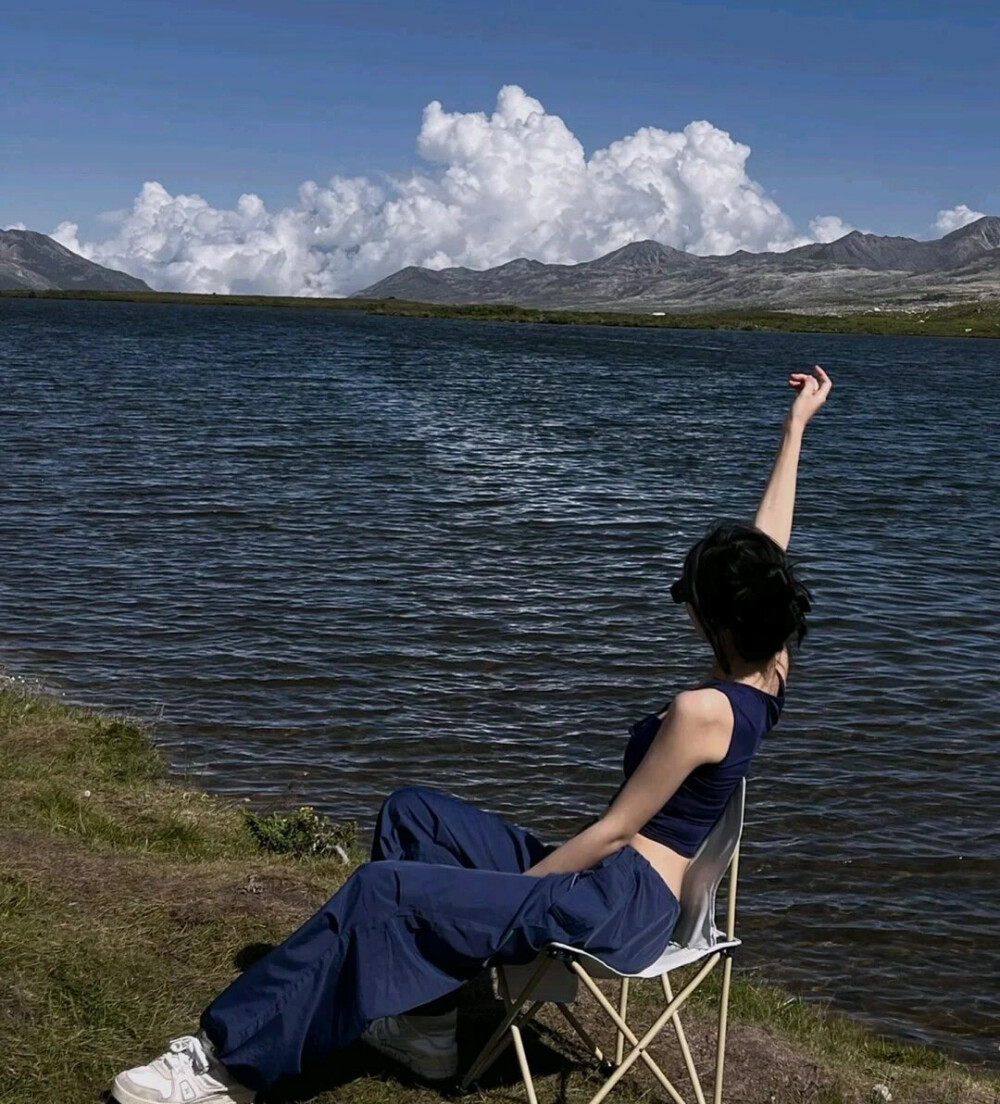 沙滩风景女头像