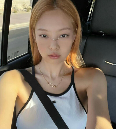 Jennie头像
