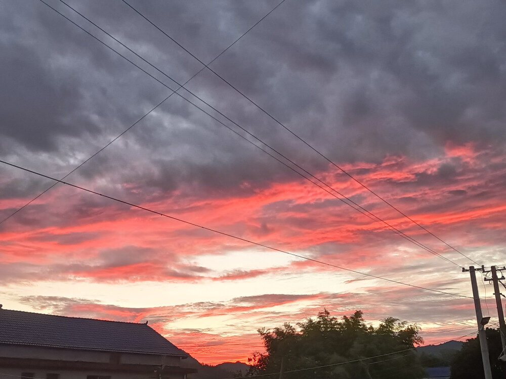 朝霞是希望，夕阳是最后的救赎