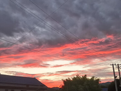 朝霞是希望，夕阳是最后的救赎