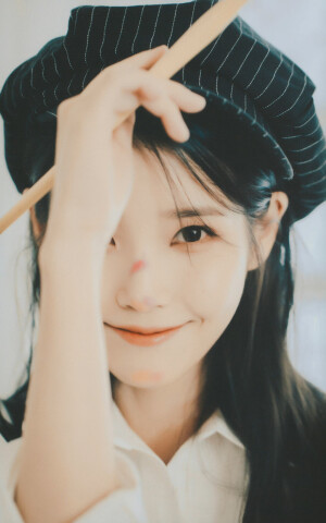 IU   ｜  李知恩

©Pink_MyEun