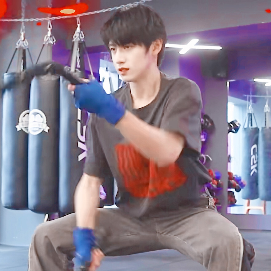 ◎朱志鑫
最后一波拳击·志来袭咯！
真的好帅/花痴