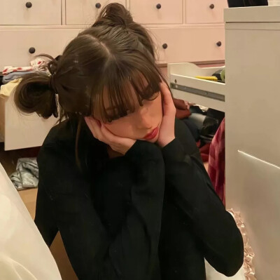 ꒰ঌ( ˶'-'˶) ໒꒱呆呆k