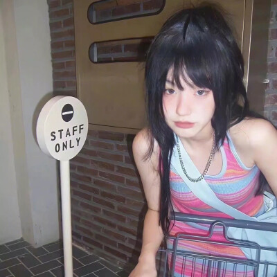 ꒰ঌ( ˶'-'˶) ໒꒱呆呆k