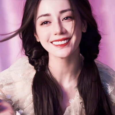 迪丽热巴，光照的方向。