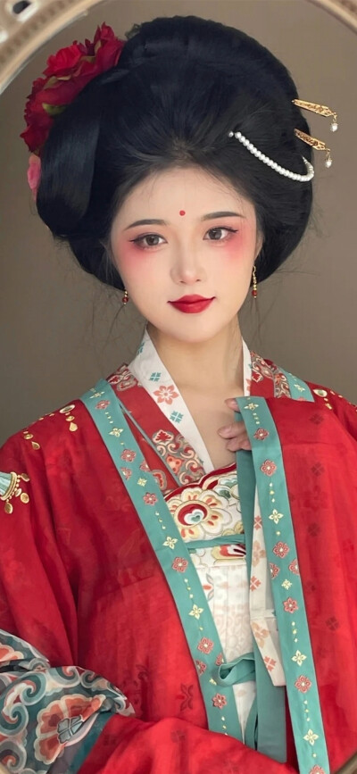 汉服【芙蓉不及美人妆】【古风】