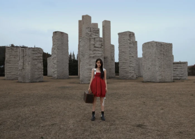 拿图滴滴关注收藏，人物欧阳娜娜