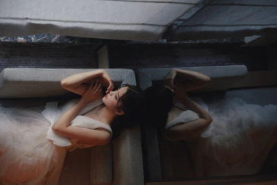 拿图滴滴关注收藏，人物欧阳娜娜