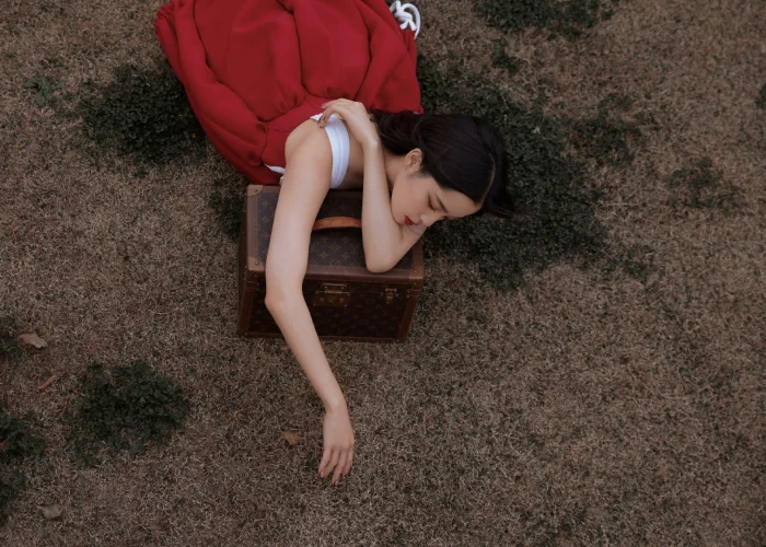 拿图滴滴关注收藏，人物欧阳娜娜