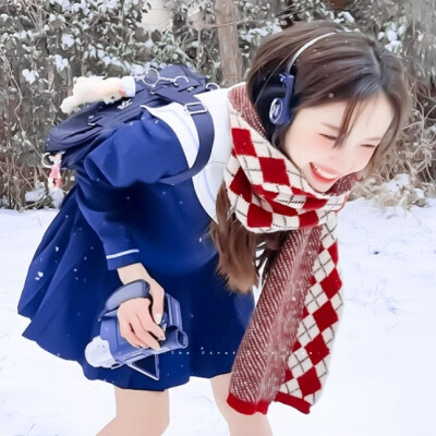  * 冰 雪 奇 遇 