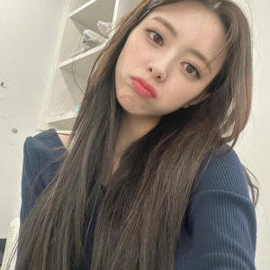 申有娜套图可二改
看简介