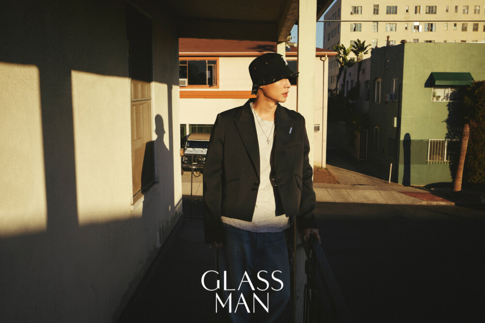 张艺兴
221227《GLASS MAN》