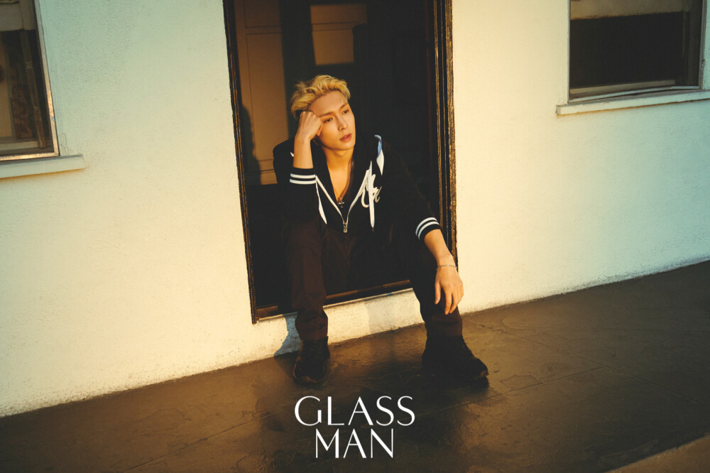 张艺兴
221227《GLASS MAN》