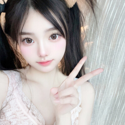 本来想写一封告别信 最后一行却写了我爱你
dt 在心里执行