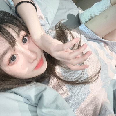 本来想写一封告别信 最后一行却写了我爱你
dt 在心里执行