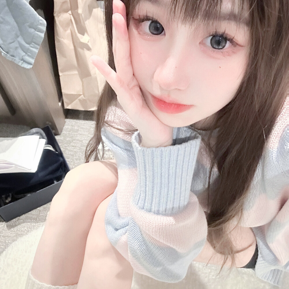 本来想写一封告别信 最后一行却写了我爱你
dt 在心里执行