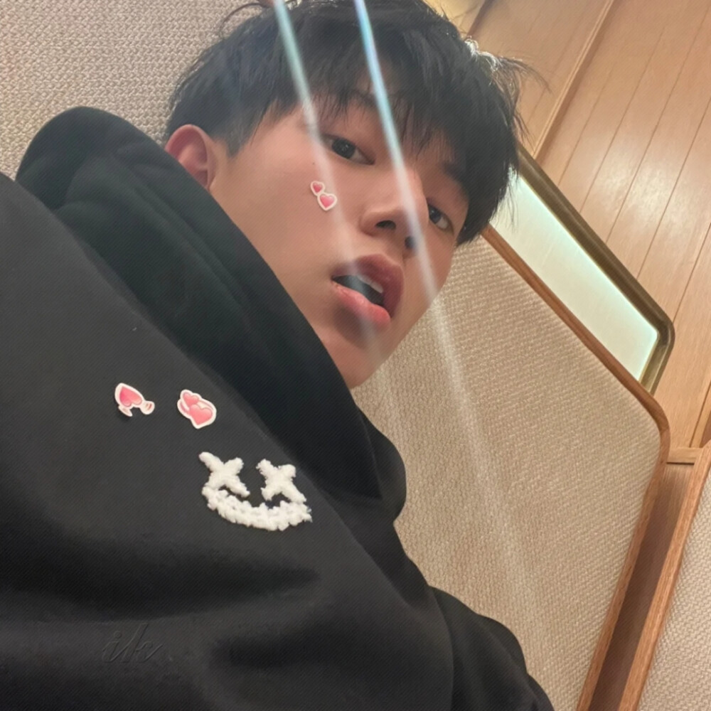 丢掉人的身份 做一场 临时的雨