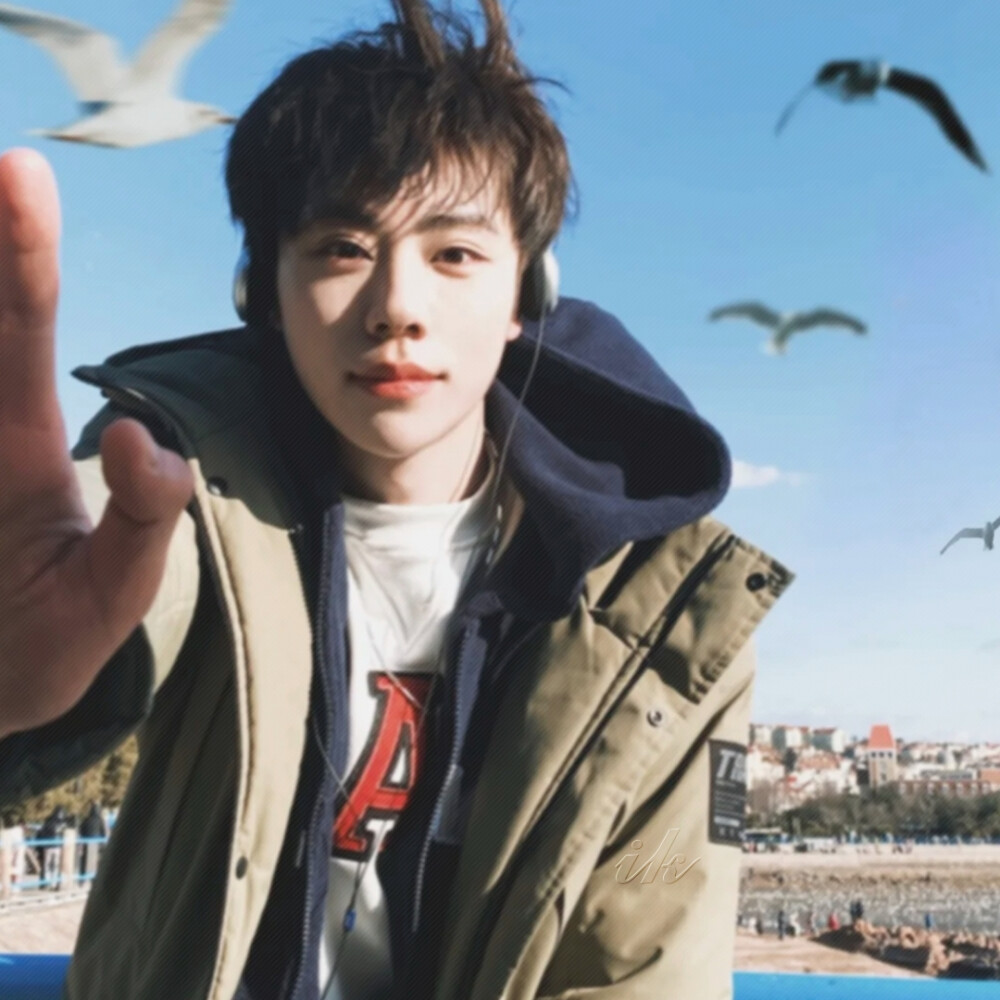 丢掉人的身份 做一场 临时的雨