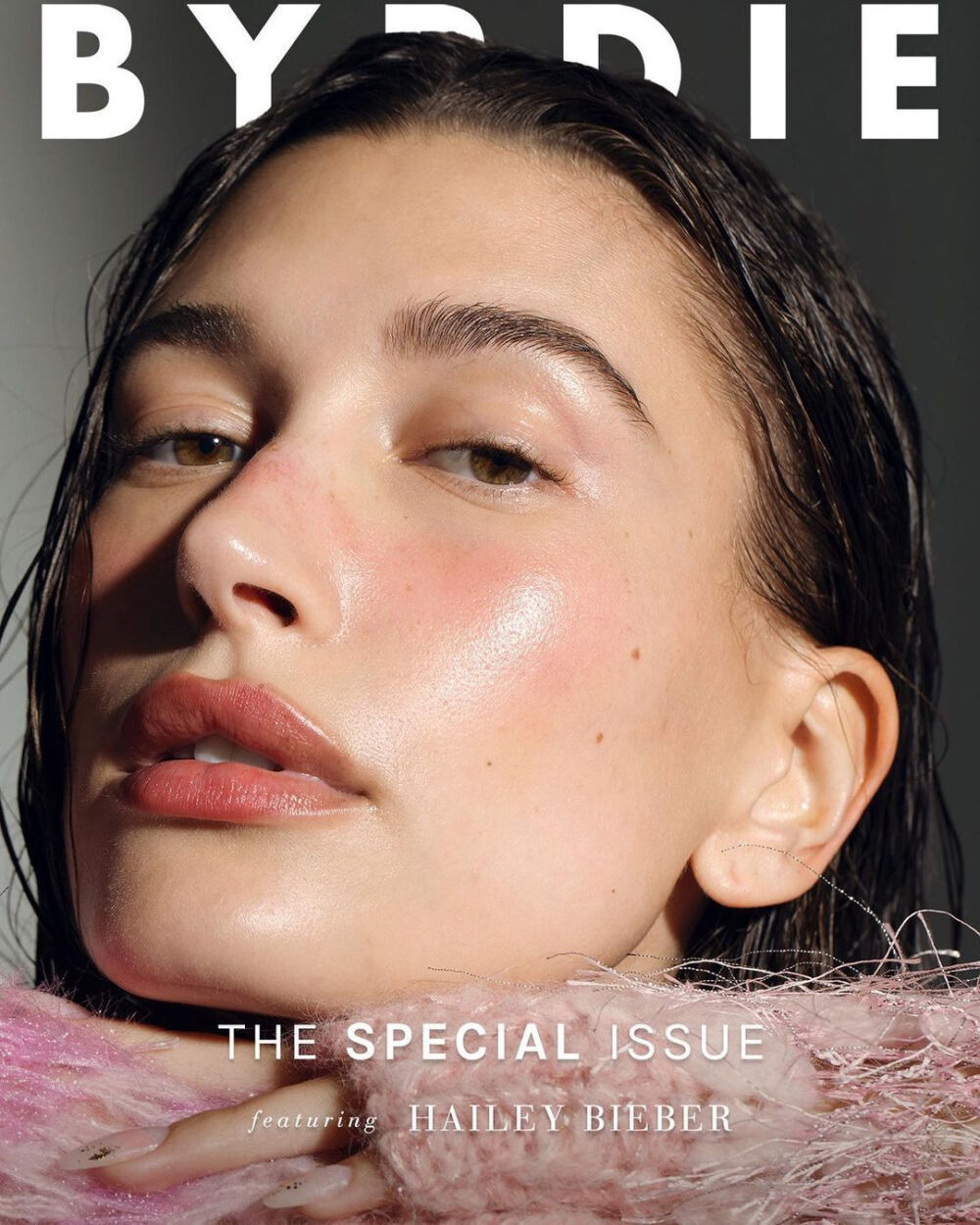 Hailey Bieber（海莉·比伯）
by Byrdie Magazine