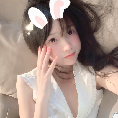 本来想写一封告别信 最后一行却写了我爱你
dt 在心里执行