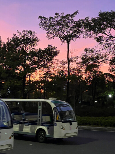 晚霞与落日
背景图