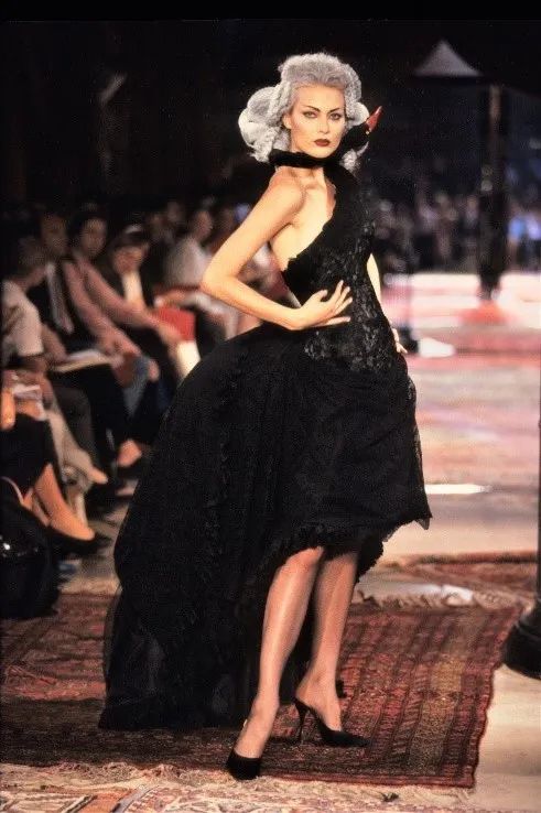 Givenchy 1997 fall coutre