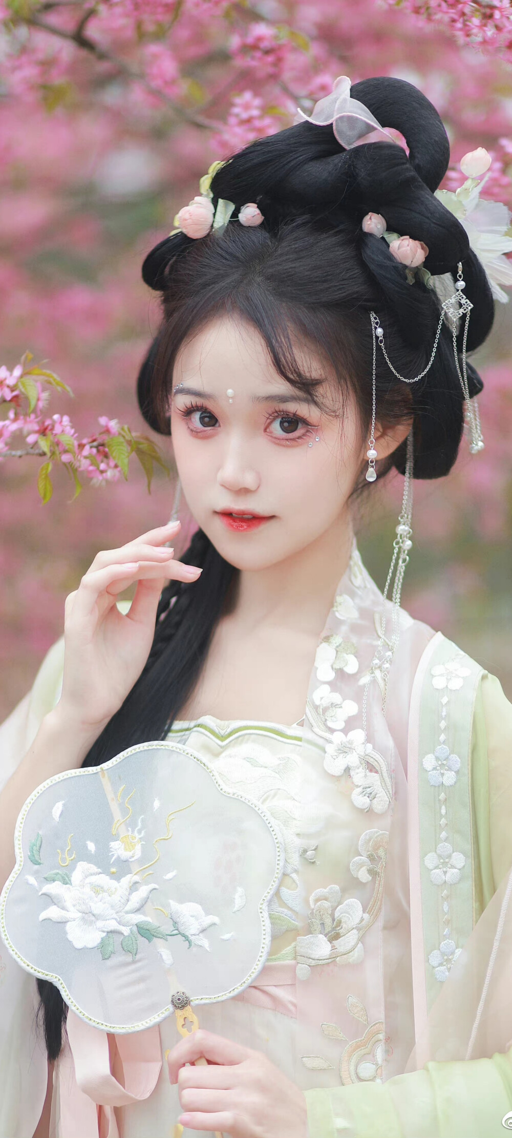 汉服
摄影:@樱桃是猫