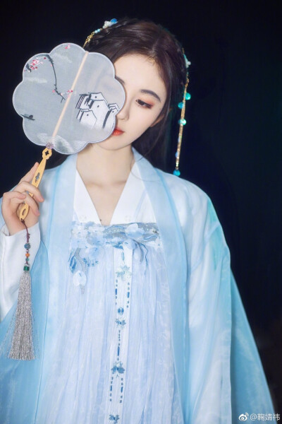 鞠婧祎