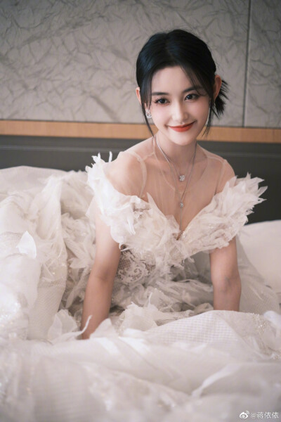 蒋依依