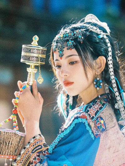 杨超越
©Logo侵删.