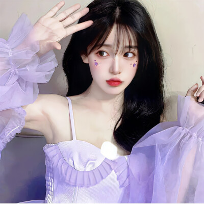 没有人赠与你阳光，那就自己给自己