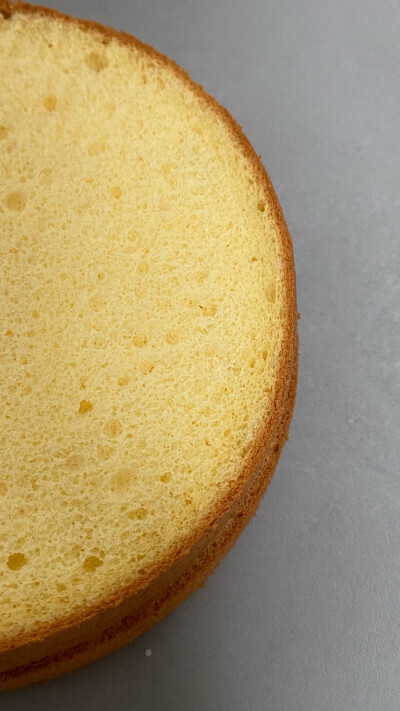 一隻蛋糕的「誕生」
貝貝番茄的自然清甜
配上鬆軟淡雅的奶油戚風
加上中淺烘風味的手沖☕️
一份簡單下午茶 落胃了[讓我看看]